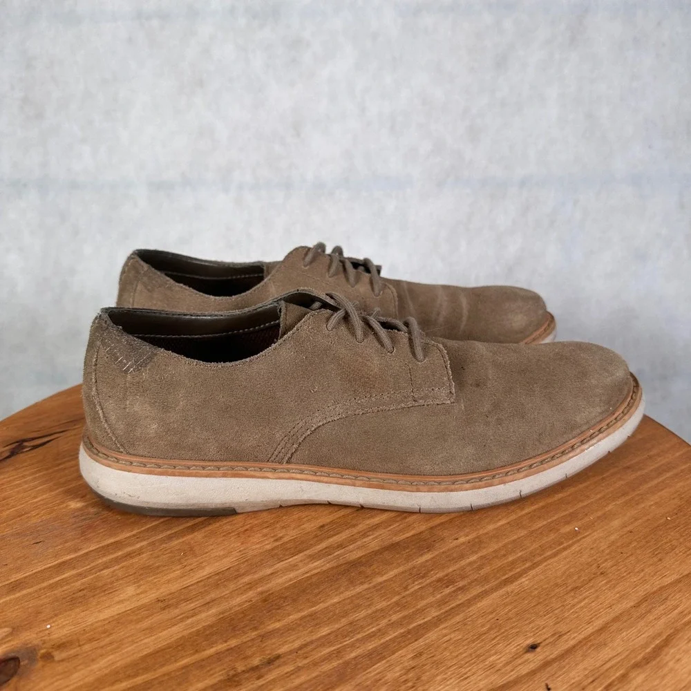 Clarks Suede Derby Shoes Mens 9 Tan Good Ultimate Comfort Lace Up 261496357080
